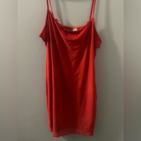 H&M Dresses & Skirts - H&M red mini dress